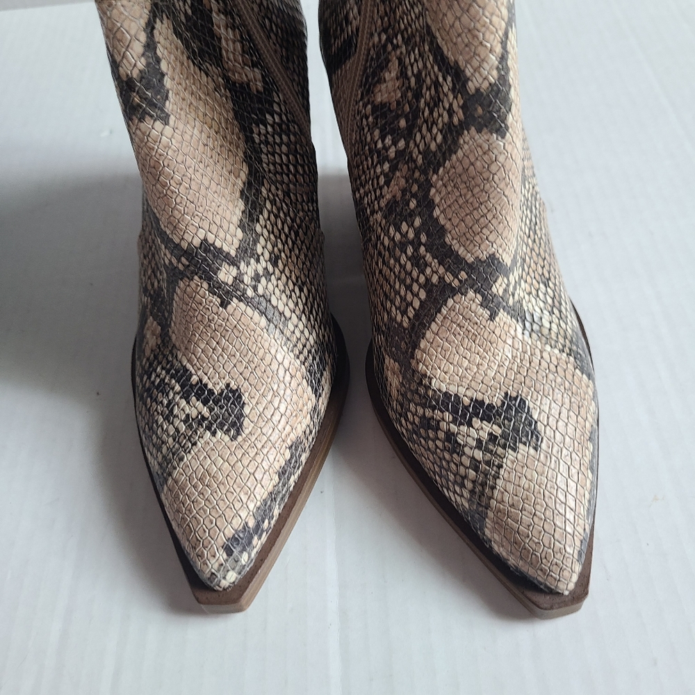 NEW VINCE CAMUTO gravana heeled boots - Picture 4 of 12